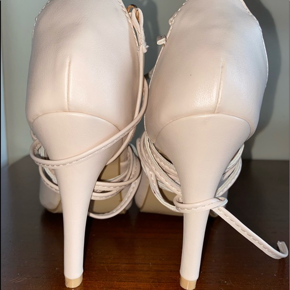 🌼Ardene - Faux Suede Cream Heels - Picture 4 of 9